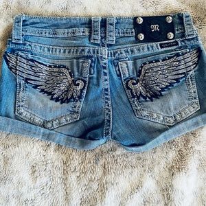 Womens Miss Me shorts. Size 26 smoke free home.